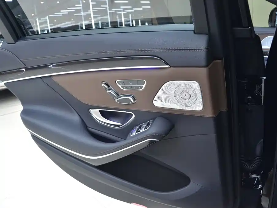 Mercedes-Benz S-Class — миниатюра 13