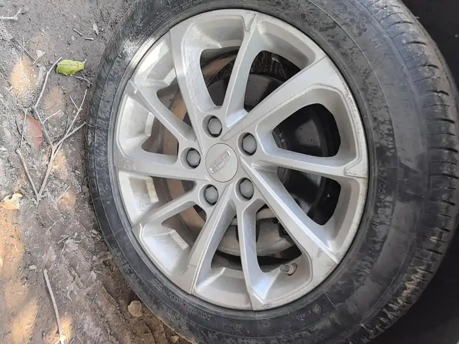 Geely Emgrand — миниатюра 6