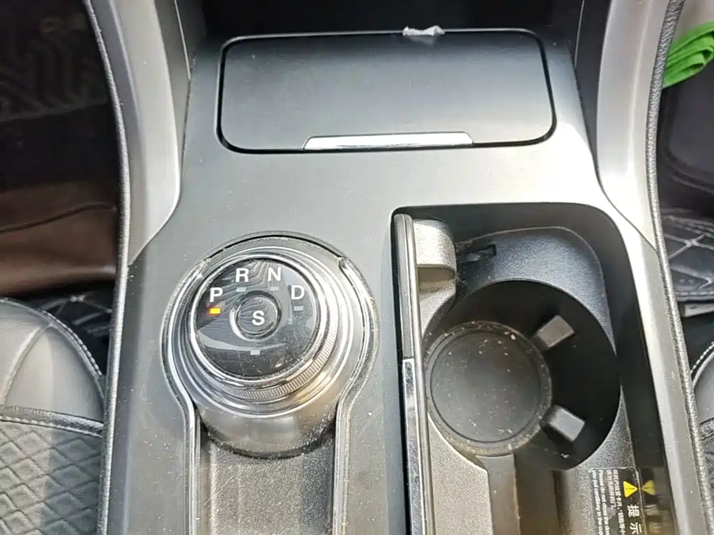 Ford Mondeo — миниатюра 14