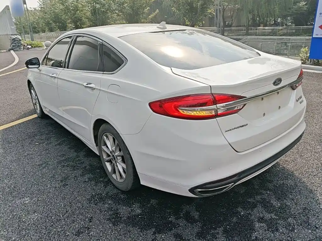 Ford Mondeo — миниатюра 5