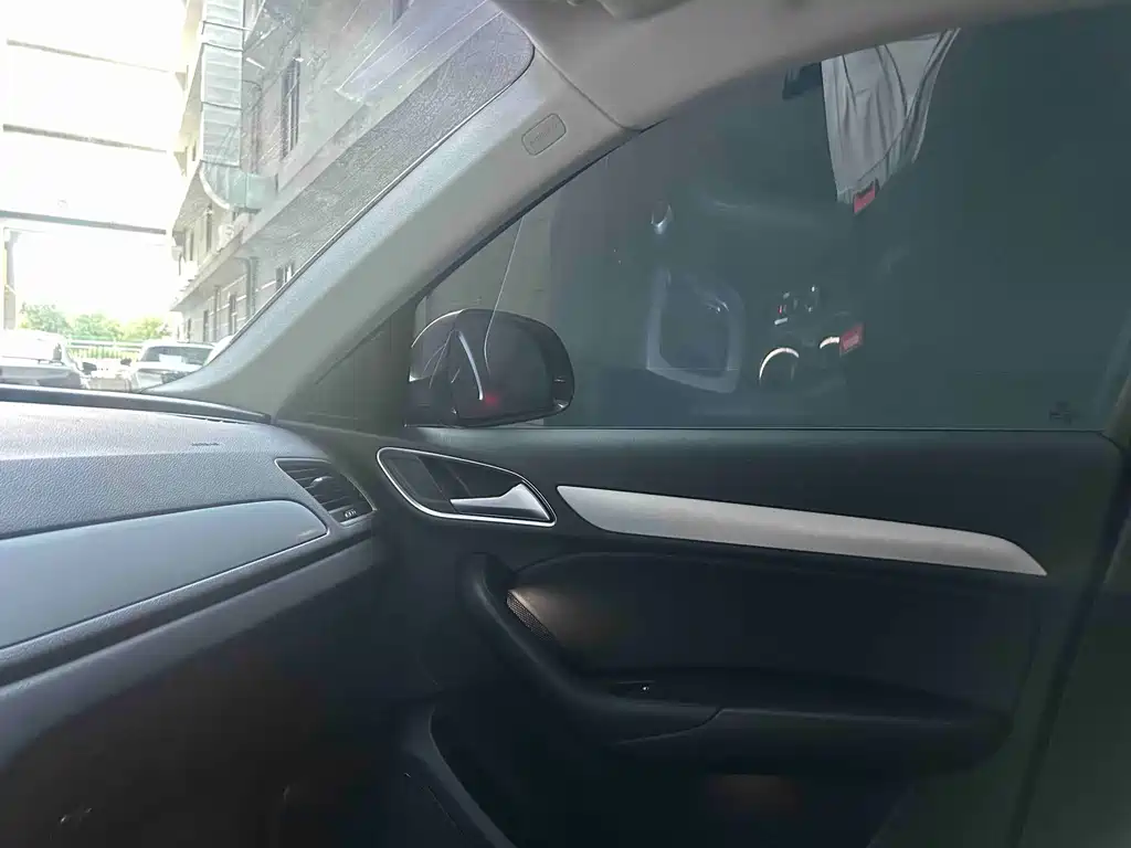Audi Q3 — миниатюра 12