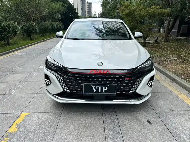 Dongfeng Aeolus Yixuan MAX