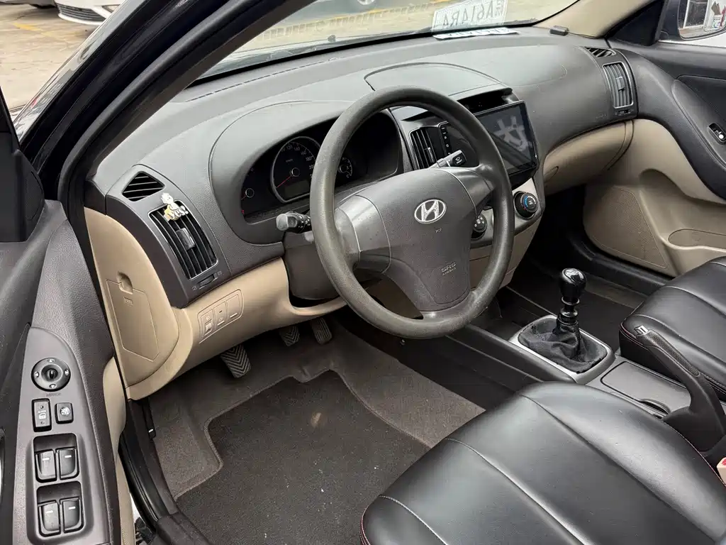 Hyundai Elantra — миниатюра 6