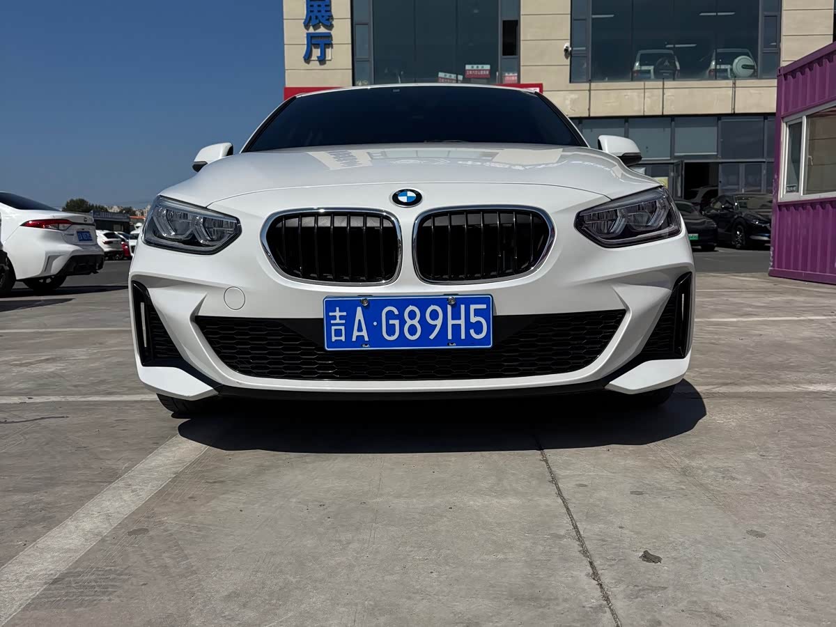BMW 1 Series 1.5 л 2023 г. Белый, пробег 23000 км