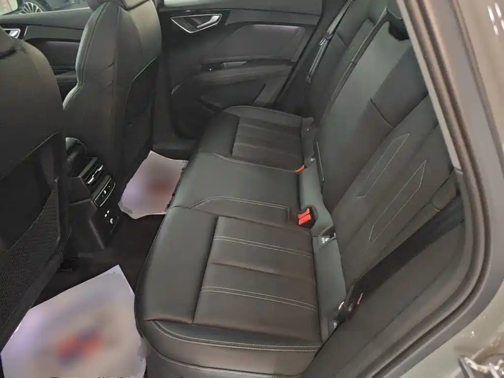 Audi Q4 e-tron — миниатюра 17