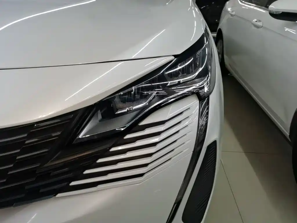 Peugeot 4008 — миниатюра 24