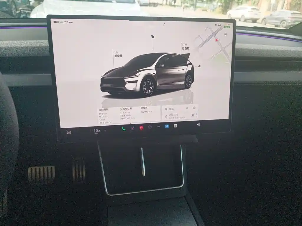 Tesla Model Y L — миниатюра 9