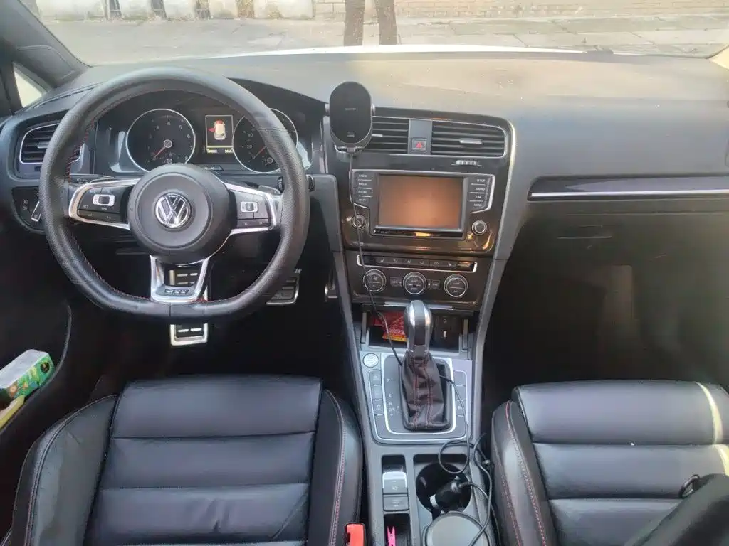 Volkswagen Golf GTI — миниатюра 5