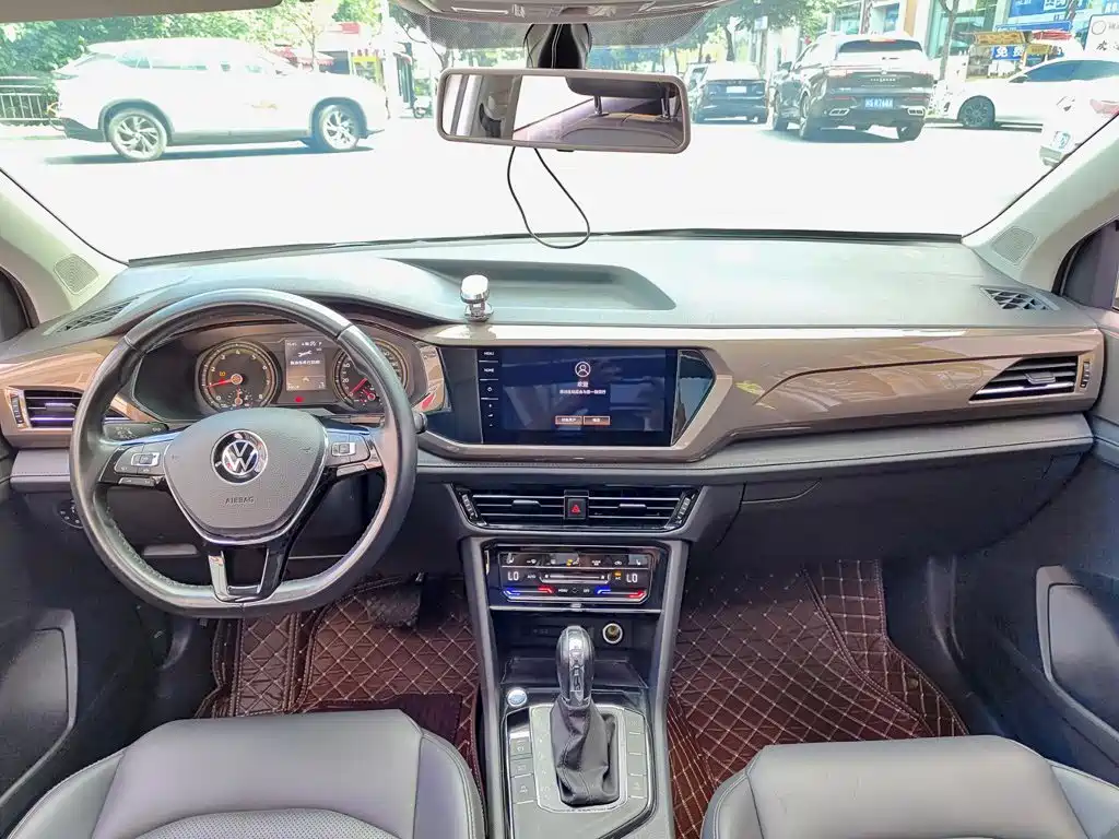 Volkswagen Tharu — миниатюра 10