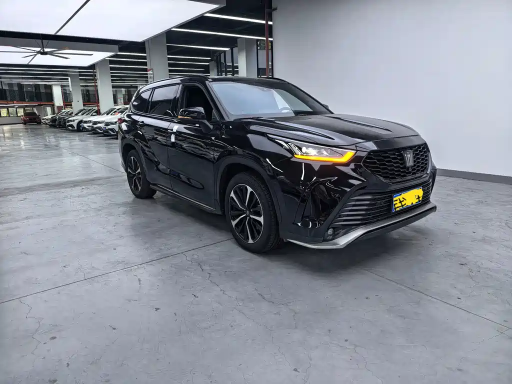 Toyota Crown Kluger — миниатюра 3