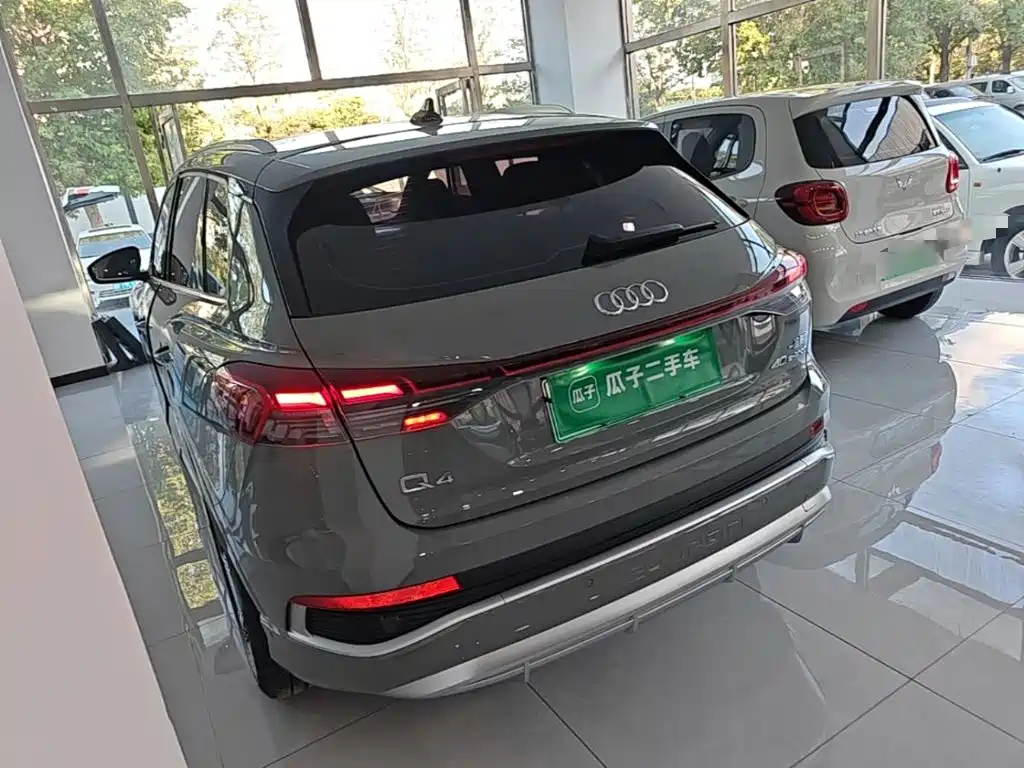 Audi Q4 e-tron — миниатюра 5