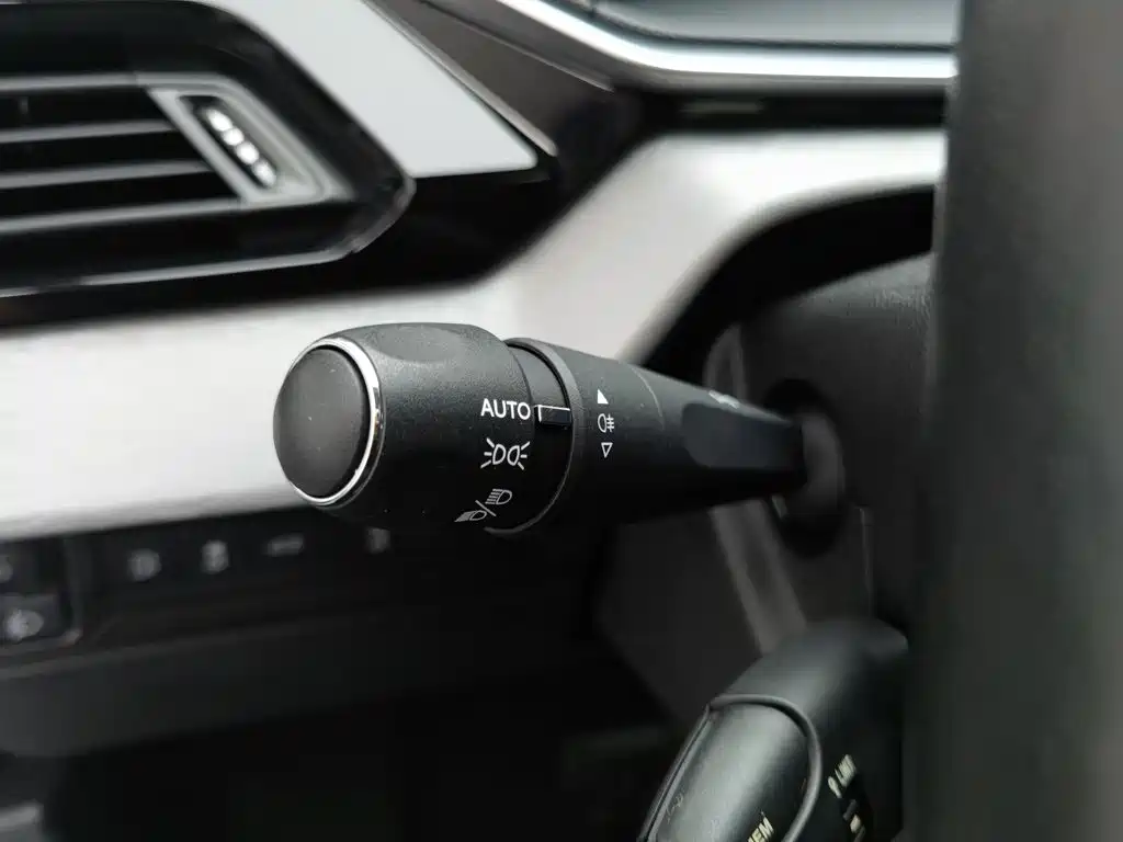 Peugeot 408 — миниатюра 21