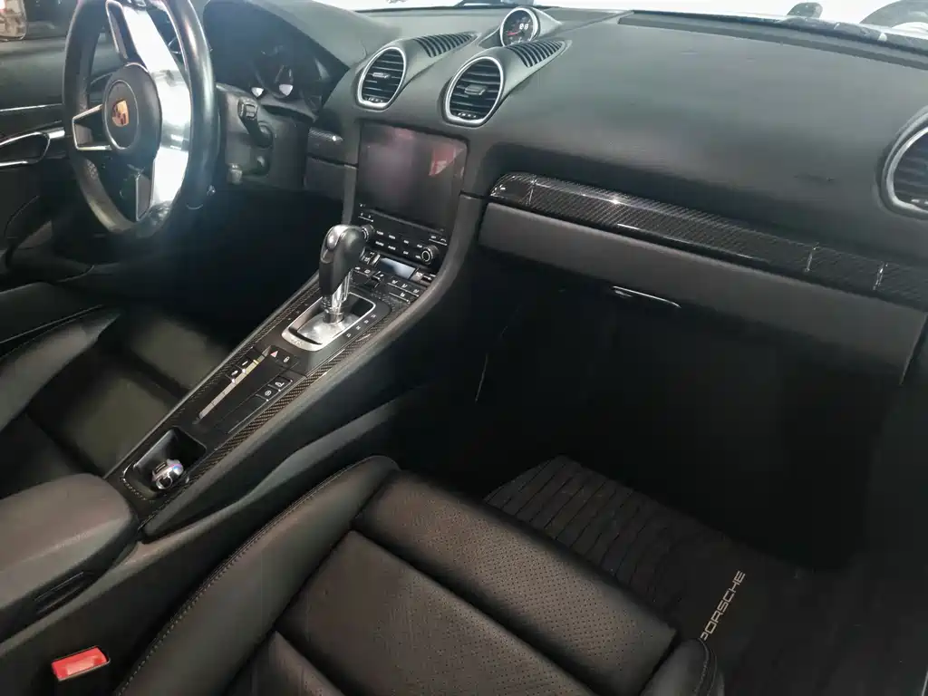 Porsche 718 2018 Cayman 2.0T