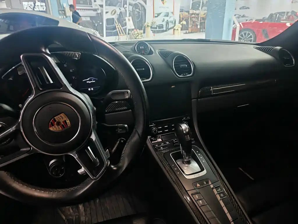 Porsche 718 2018 Cayman 2.0T