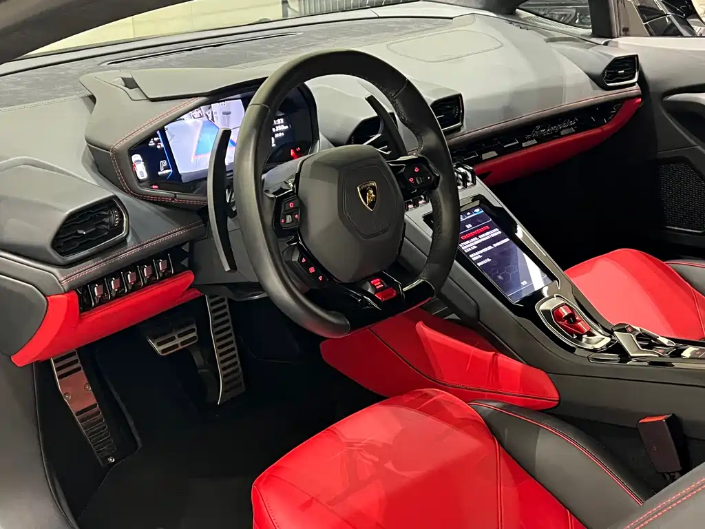 LAMBORGHINI HURACÁN