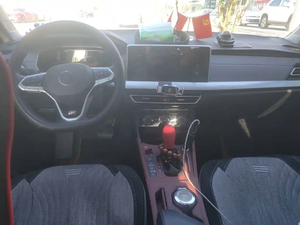 Volkswagen Lavida — миниатюра 10
