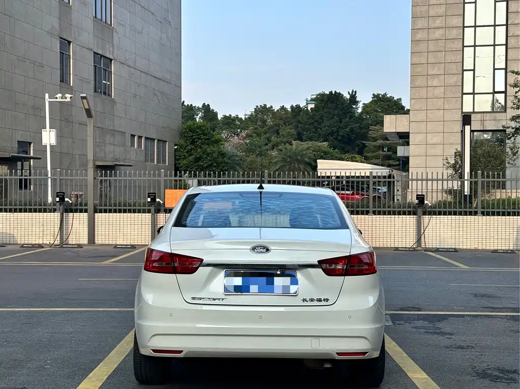 Ford Escort — миниатюра 13