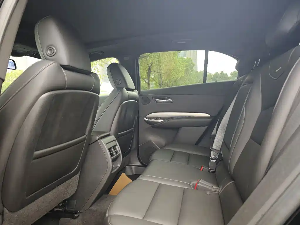 Cadillac XT4 — миниатюра 6