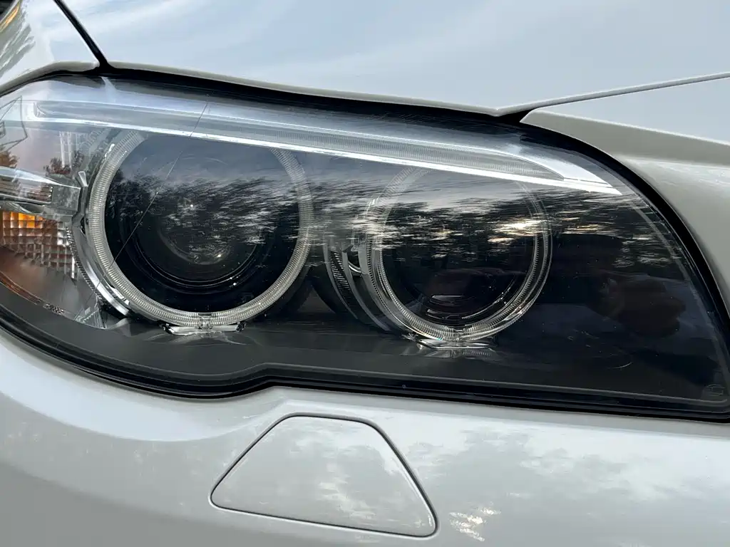 BMW 5 Series — миниатюра 8