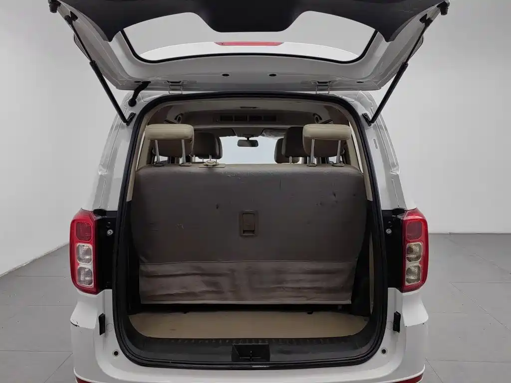 Wuling Hongguang — миниатюра 16