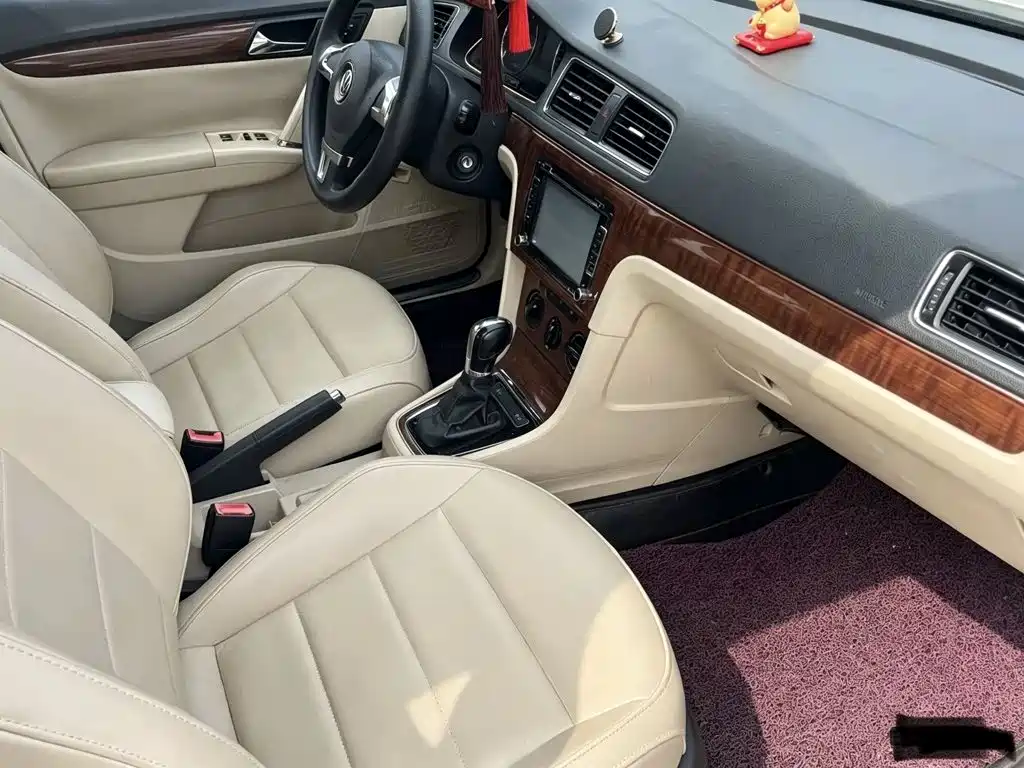 Volkswagen Lavida — миниатюра 5