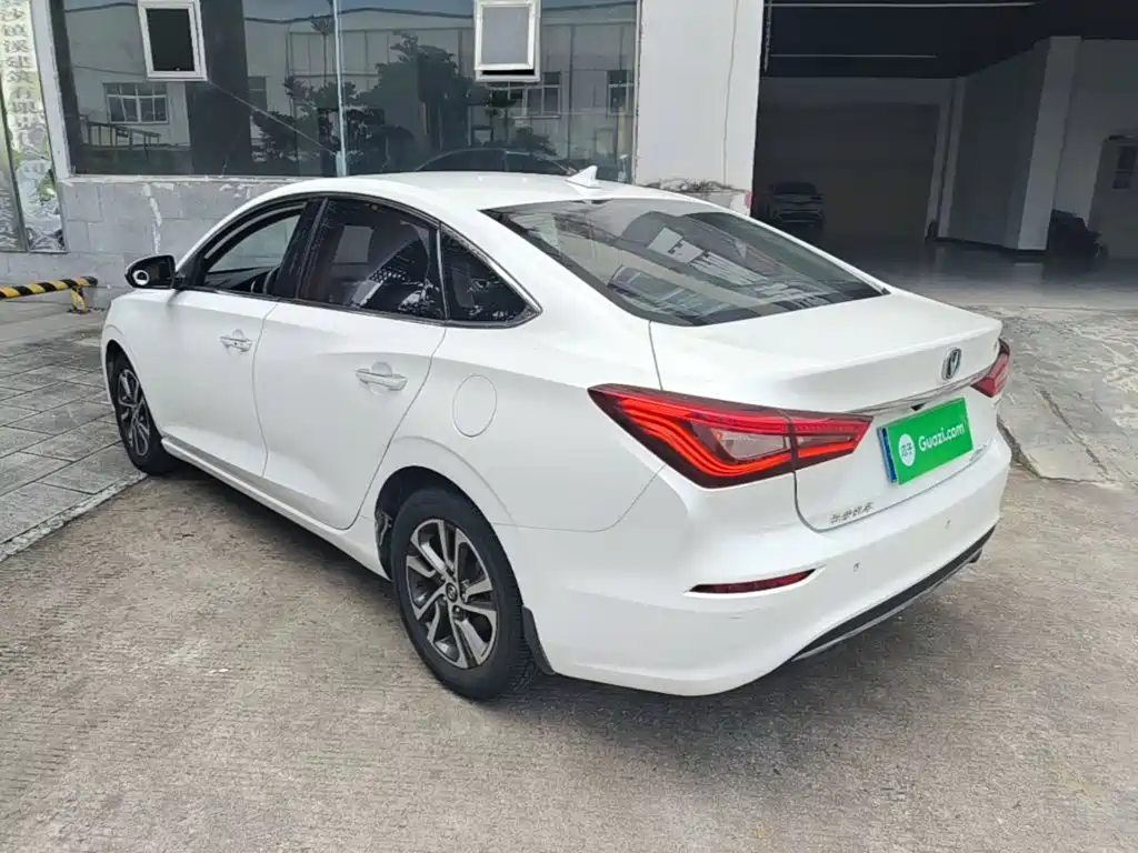 Changan Eado — миниатюра 5