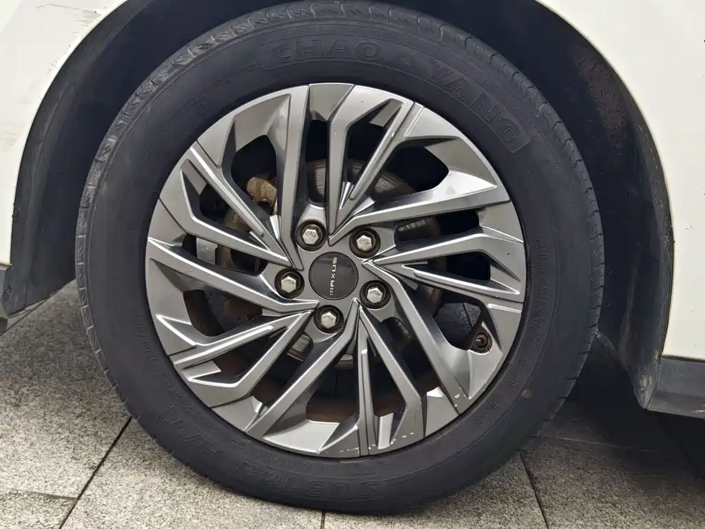 SAIC MAXUS EVERYONE 5