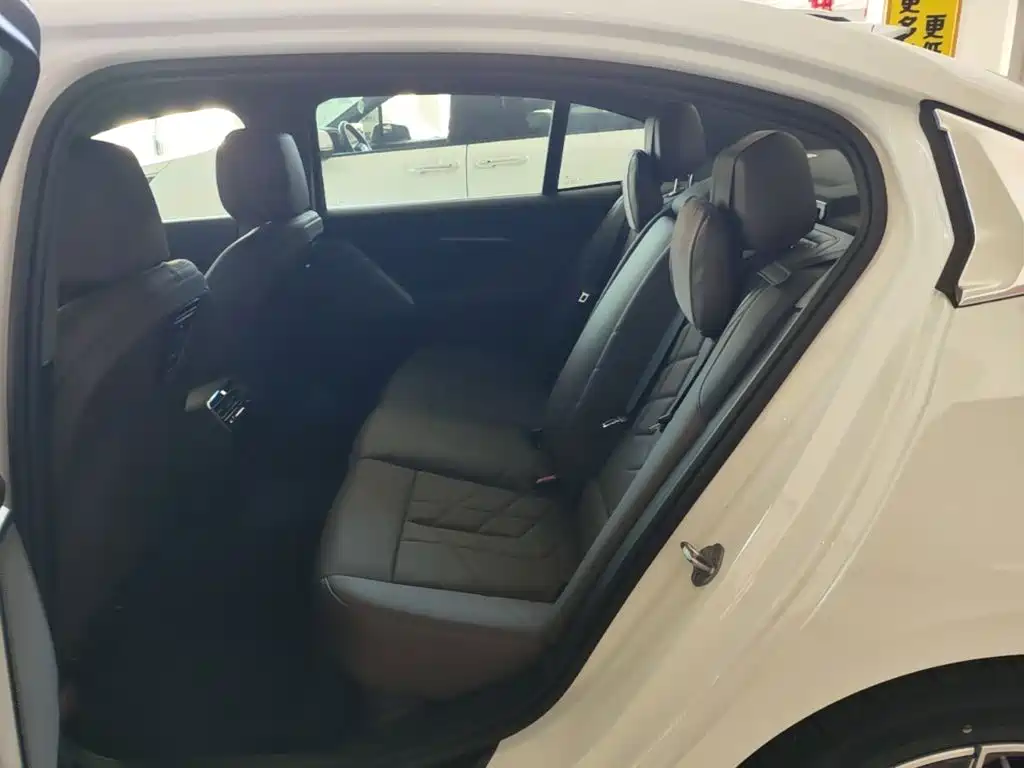 BMW i5 — миниатюра 17