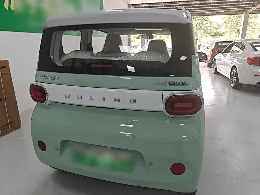Wuling MINIEV — миниатюра 6