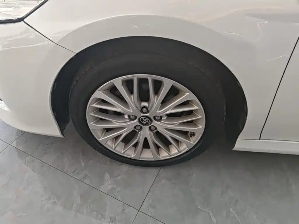 Toyota Camry — миниатюра 23