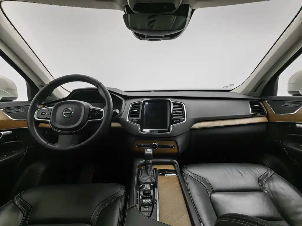 Volvo XC90 — миниатюра 5