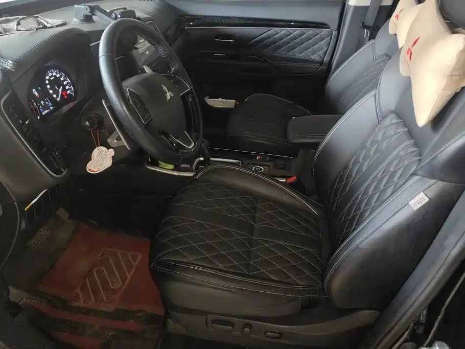 Mitsubishi Outlander — миниатюра 9