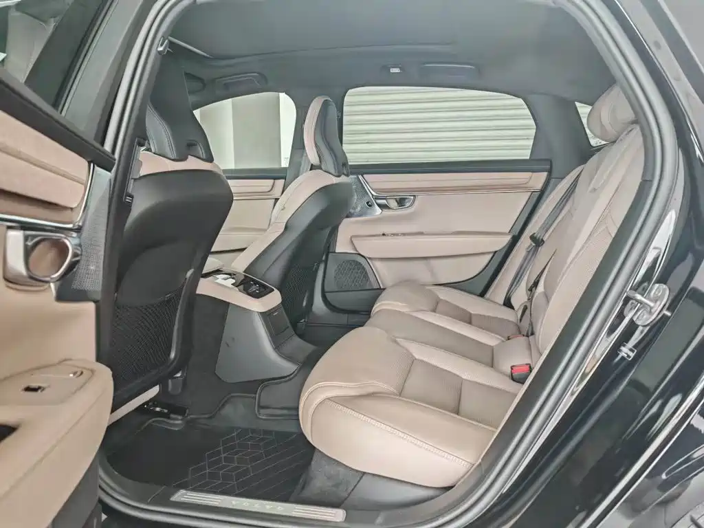 Volvo S90 PHEV — миниатюра 10
