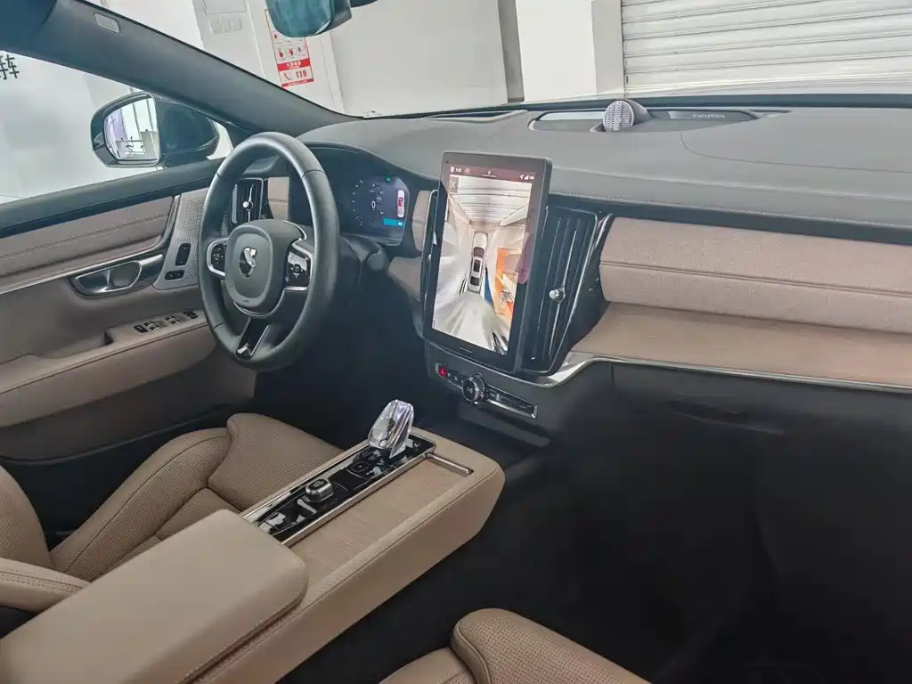 Volvo S90 PHEV — миниатюра 25