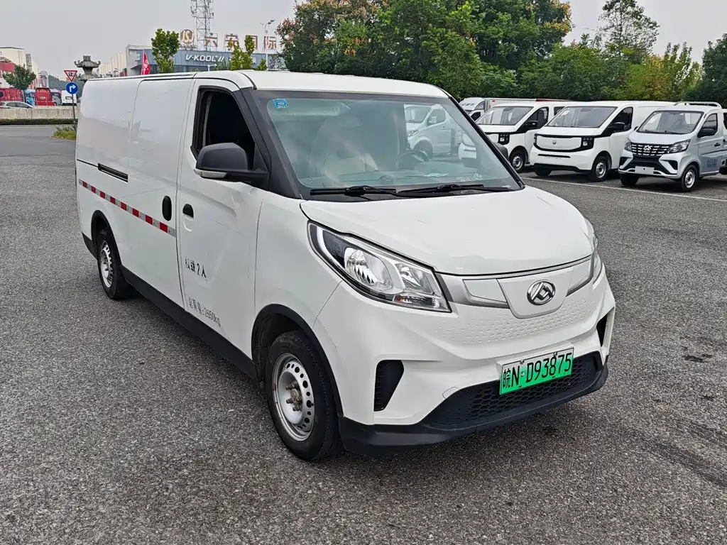 MAXUS EV30 — миниатюра 3