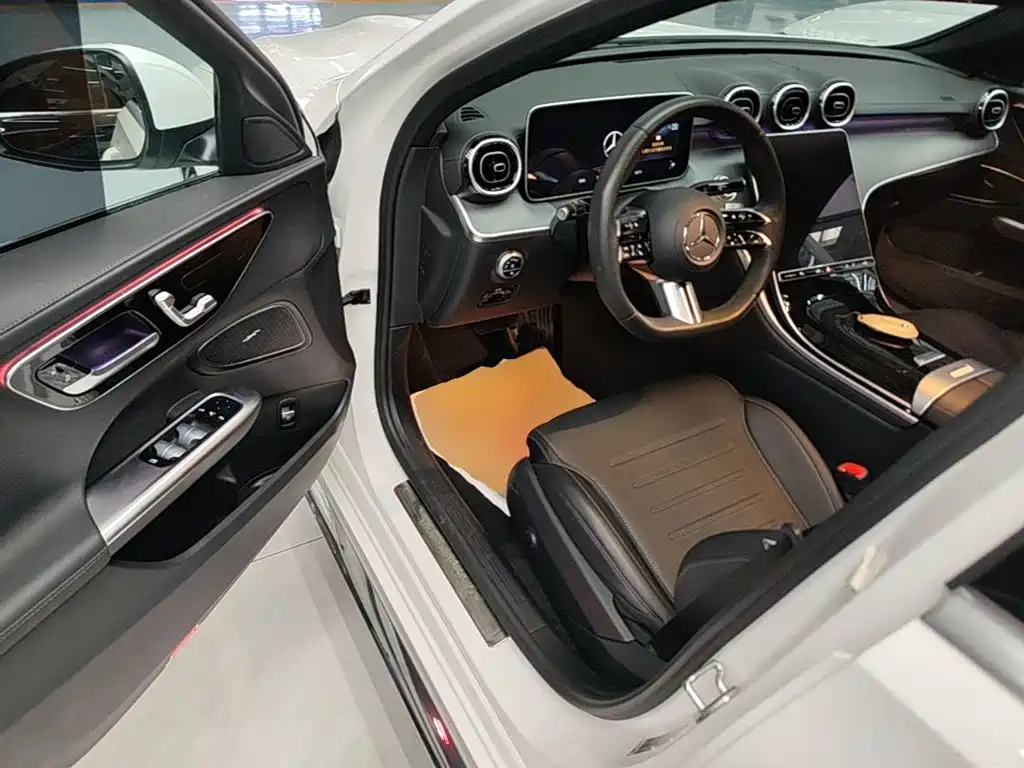 Mercedes-Benz C-Class — миниатюра 16