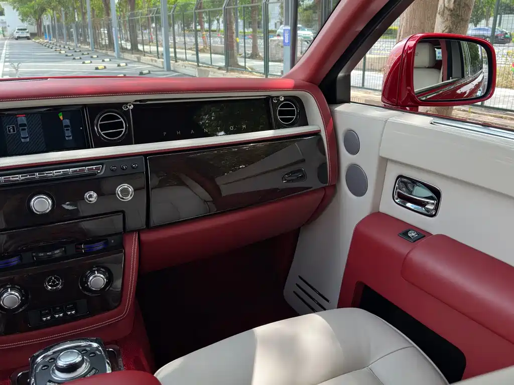 Rolls-Royce Phantom — миниатюра 27