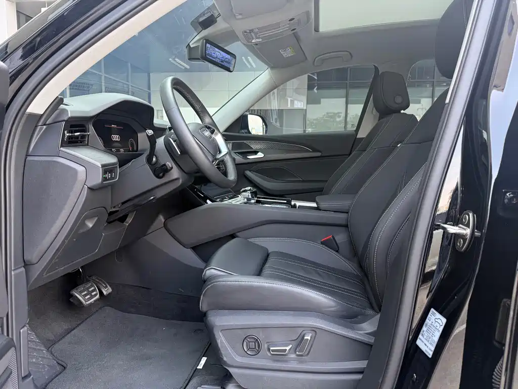 Audi Q6 2024 40 TFSI quattro 7 мест
