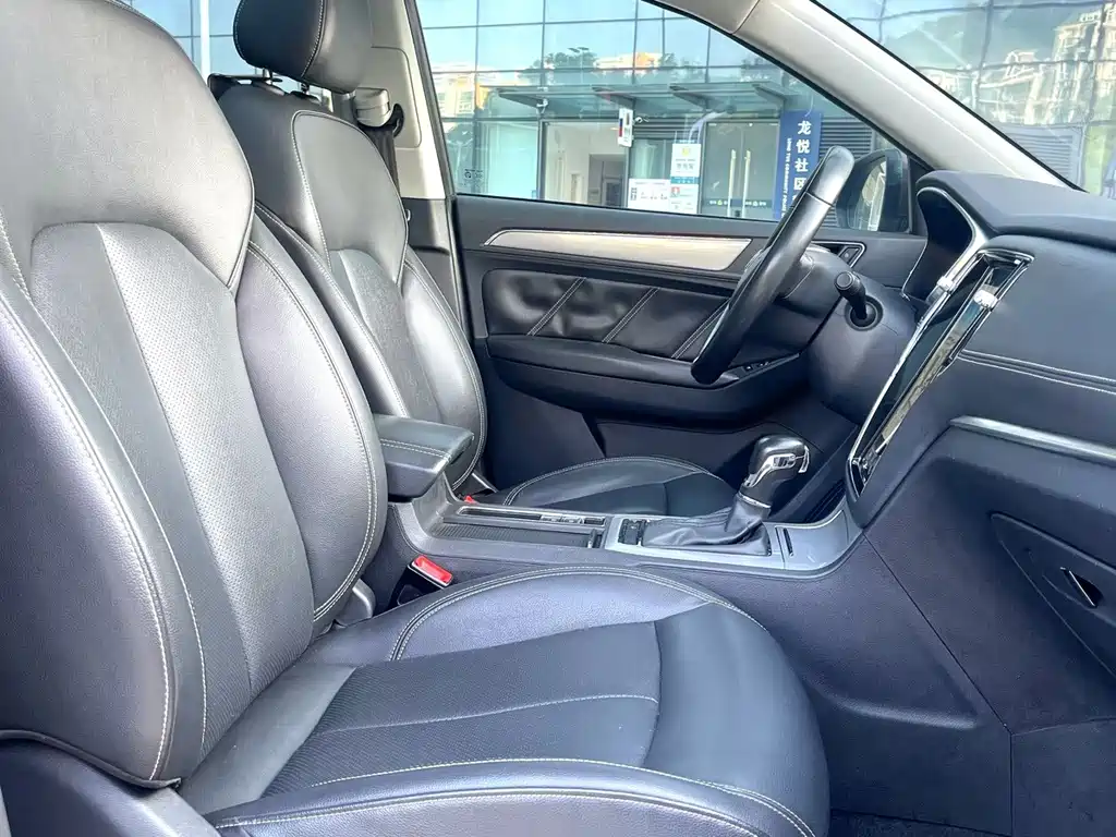 Roewe RX5 — миниатюра 6