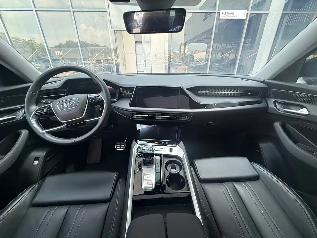 Audi Q6 2024 40 TFSI quattro 7 мест