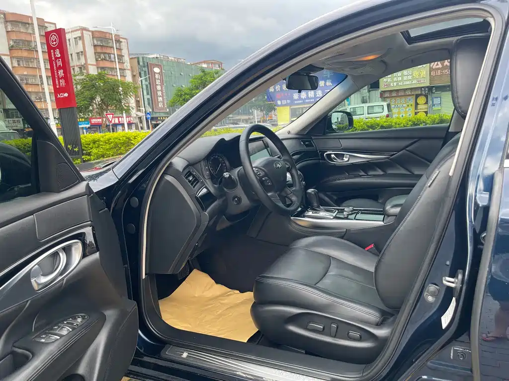 Infiniti Q70 — миниатюра 9