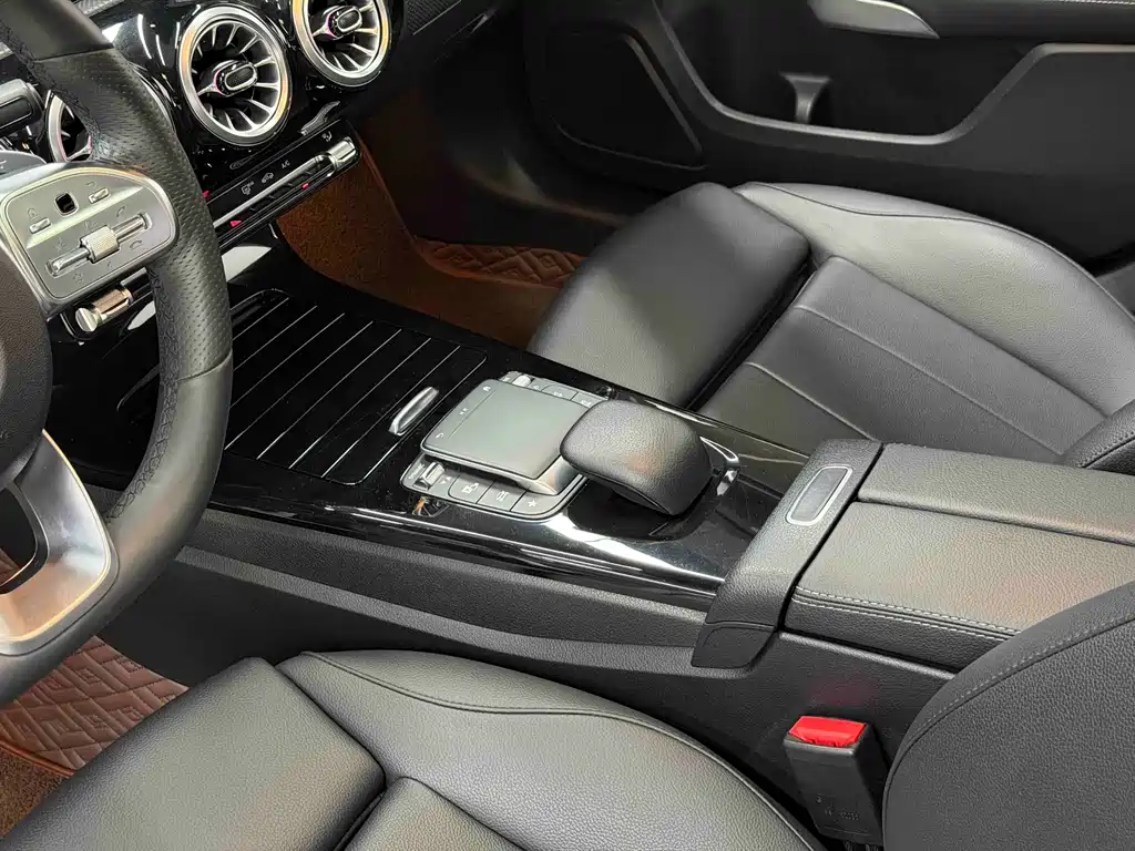 Mercedes-Benz A-Class — миниатюра 13