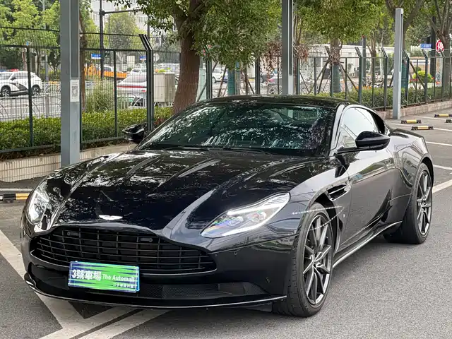 ASTON MARTIN  DB11 2017