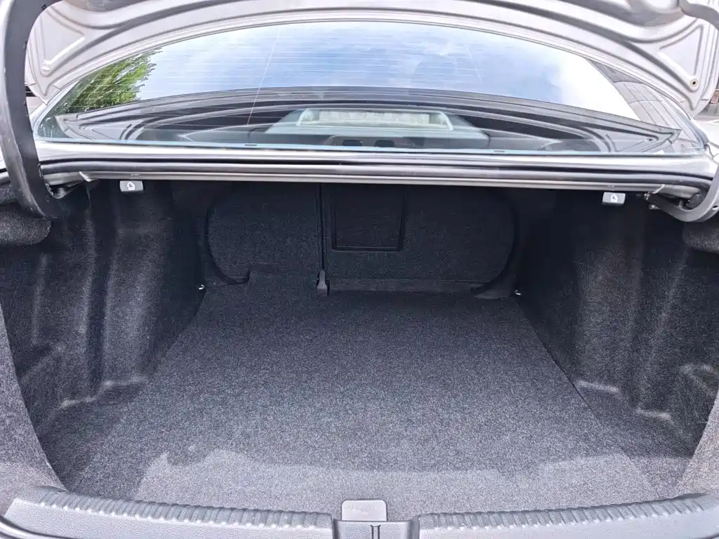Volkswagen Sagitar — миниатюра 25