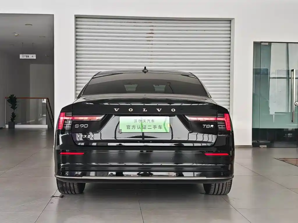Volvo S90 PHEV — миниатюра 12