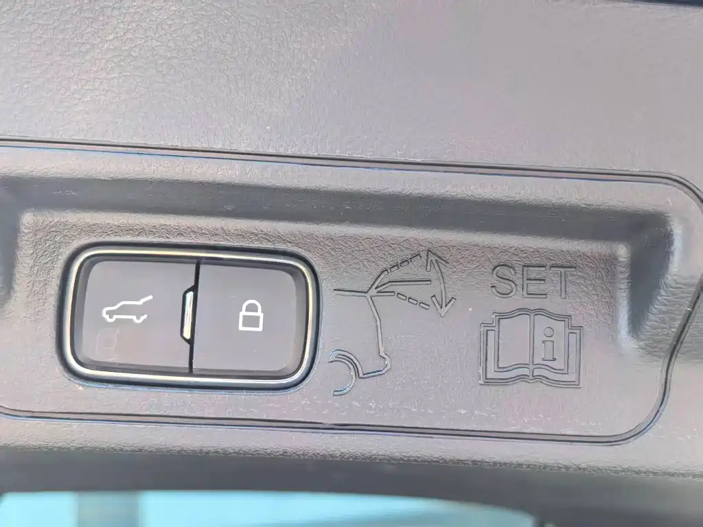 Ford Explorer — миниатюра 10