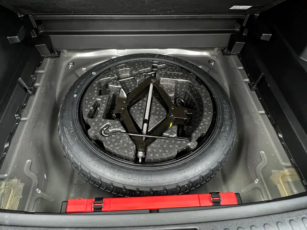 Geely Boyue L — миниатюра 27