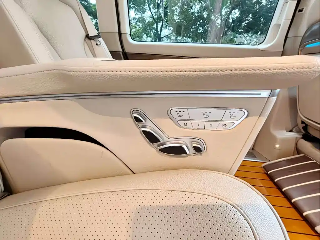 Mercedes-Benz V-Class — миниатюра 16