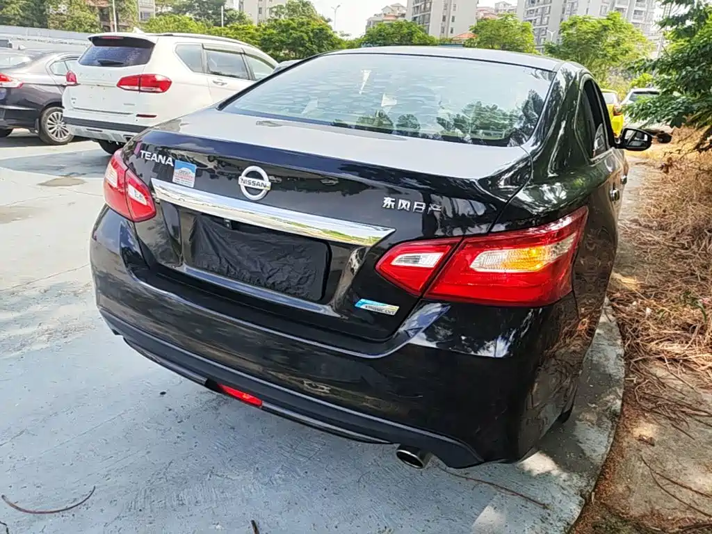 Nissan Teana — миниатюра 7