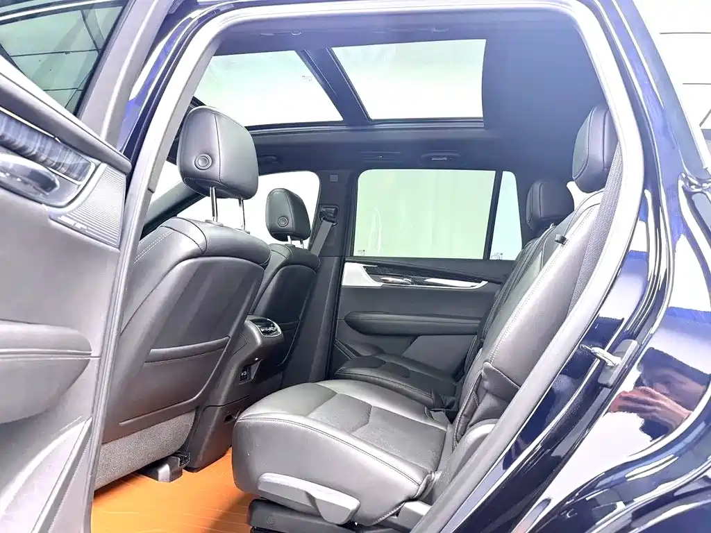 Cadillac XT6 — миниатюра 7